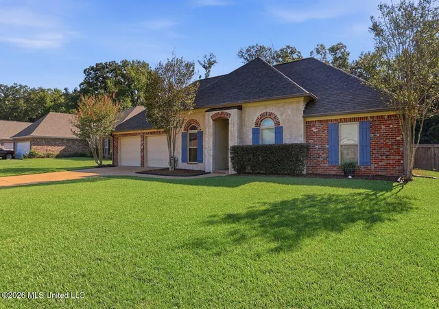 Photo 2 of Sale Pending at 137 Oak Meadow Dr, Clinton, MS 39056 | MLS# 4161312 | Listing updated on 2026-09-05