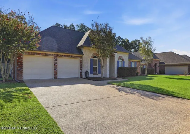 Photo 3 of Sale Pending at 137 Oak Meadow Dr, Clinton, MS 39056 | MLS# 4161312 | Listing updated on 2026-09-05