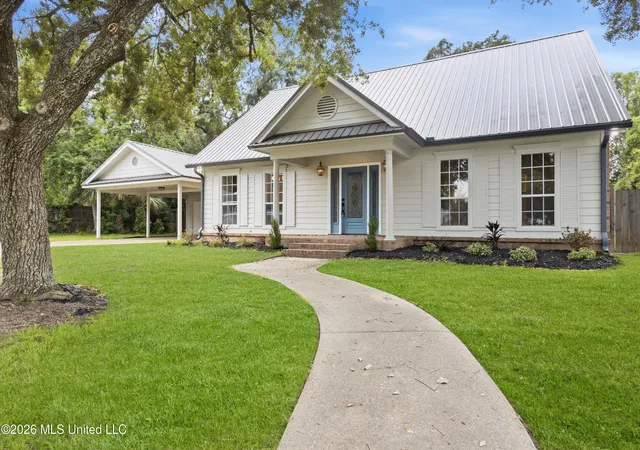 Photo 1 of Single family home for sale at 3 Hearthstone Manor, Gulfport, MS 39507 | MLS# 4163231 | Listing updated on 2026-09-23