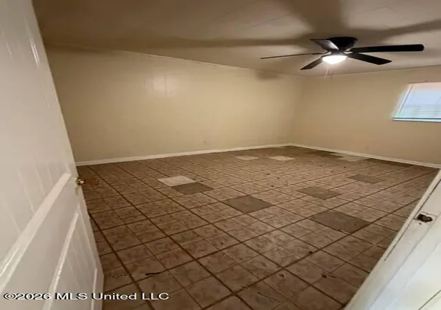 Photo 3 of Sale Pending at 1429 Jo Ellen Cir, Gulfport, MS 39501 | MLS# 4161853 | Listing updated on 2026-09-17