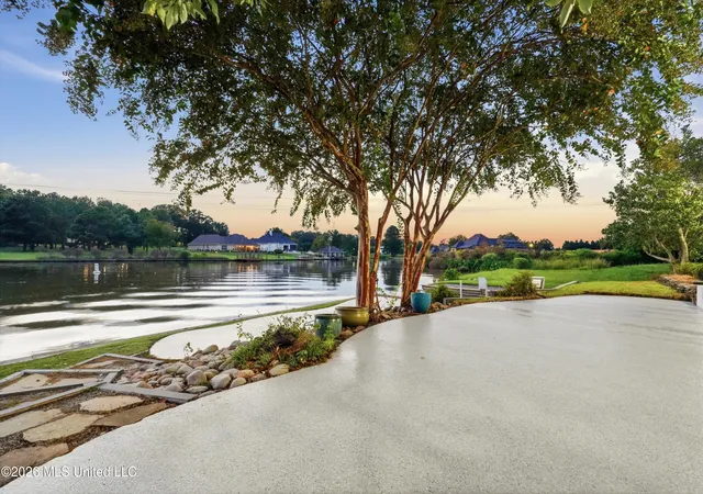 Photo 2 of Single family home for sale at 213 Northshore Pl, Madison, MS 39110 | MLS# 4161582 | Listing updated on 2026-09-21