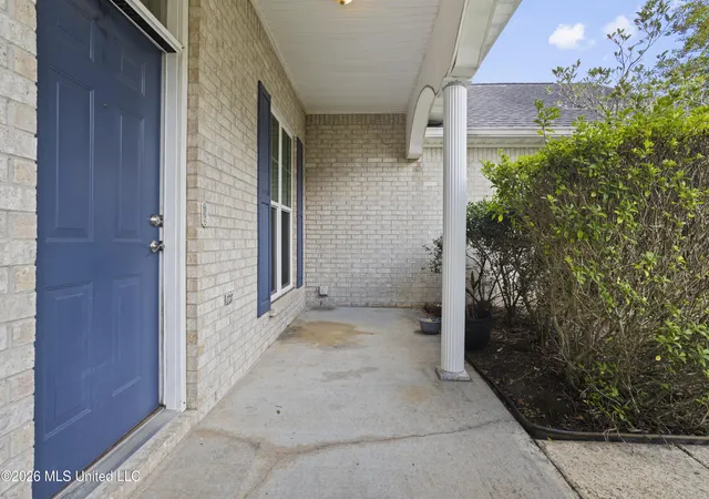 Photo 2 of Single family home for sale at 3104 Stonewood Dr, Ocean Springs, MS 39564 | MLS# 4161609 | Listing updated on 2026-09-08