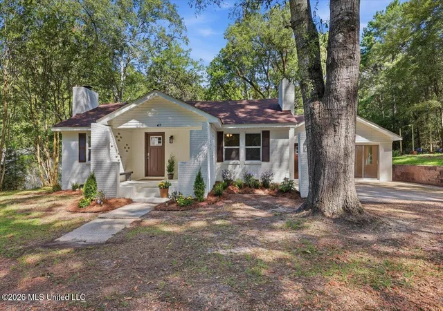 Photo 1 of Single family home for sale at 415 E Pine Ave, Mendenhall, MS 39114 | MLS# 4161766 | Listing updated on 2026-09-26