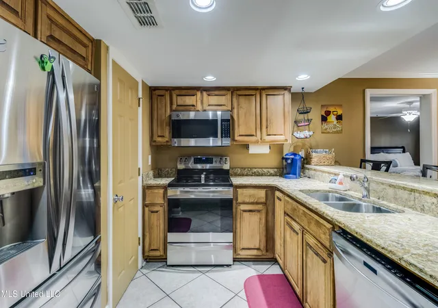 Photo 3 of Condo for sale at 2046 Beach Blvd, Biloxi, MS 39531 | MLS# 4161342 | Listing updated on 2026-09-03