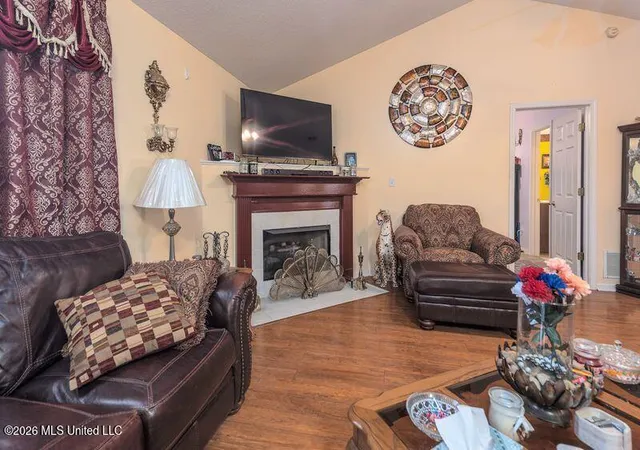 Photo 3 of Sale Pending at 4397 Bradford Dr, Horn Lake, MS 38637 | MLS# 4161374 | Listing updated on 2026-09-05