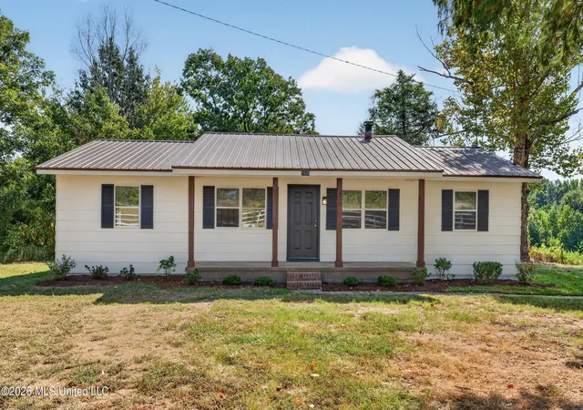 Photo 1 of Sale Pending at 2916 Brownlee Rd, Senatobia, MS 38668 | MLS# 4161604 | Listing updated on 2026-09-06