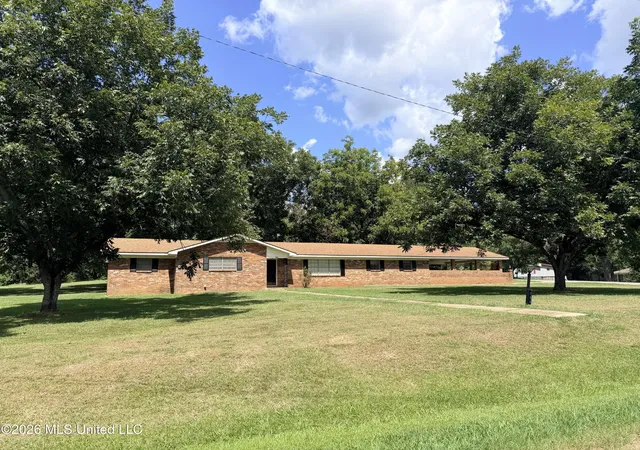 Photo 3 of Sale Pending at 254 Taylor Dr, Morton, MS 39117 | MLS# 4161360 | Listing updated on 2026-09-09