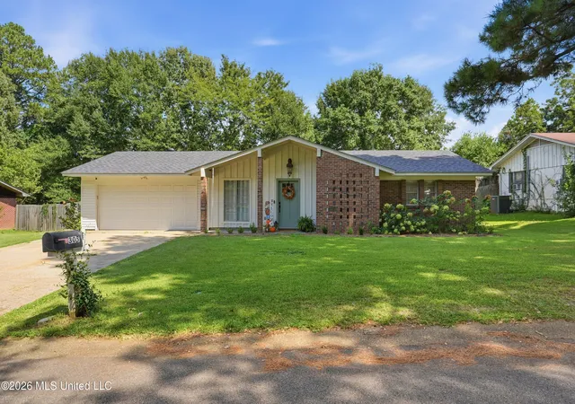 Photo 1 of Sale Pending at 305 Rollingwood Ave, Brandon, MS 39042 | MLS# 4161555 | Listing updated on 2026-09-12