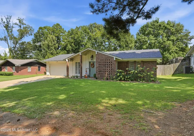 Photo 2 of Sale Pending at 305 Rollingwood Ave, Brandon, MS 39042 | MLS# 4161555 | Listing updated on 2026-09-12