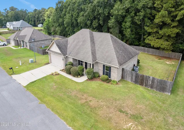 Photo 2 of Sale Pending at 12 Coyote Cir, Ellisville, MS 39437 | MLS# 4161424 | Listing updated on 2026-09-14