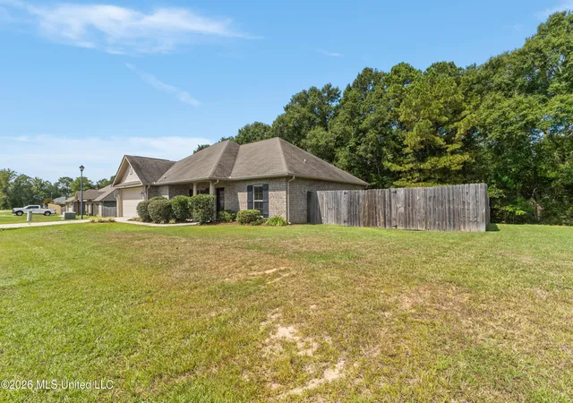 Photo 3 of Sale Pending at 12 Coyote Cir, Ellisville, MS 39437 | MLS# 4161424 | Listing updated on 2026-09-14