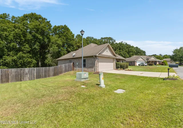 Photo 4 of Sale Pending at 12 Coyote Cir, Ellisville, MS 39437 | MLS# 4161424 | Listing updated on 2026-09-14