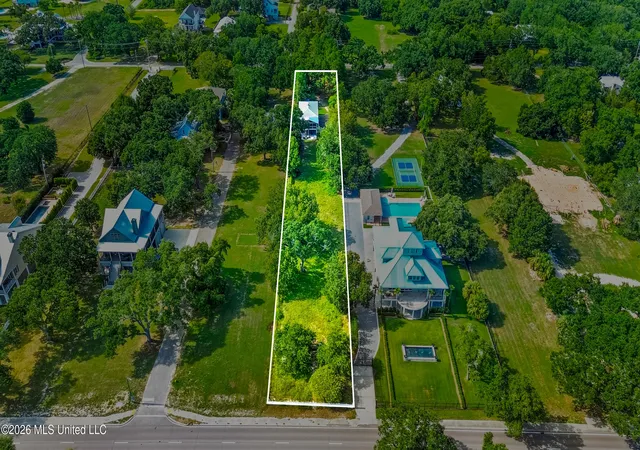 Photo 2 of Single family home for sale at 626 W Beach Blvd, Pass Christian, MS 39571 | MLS# 4161479 | Listing updated on 2026-09-08