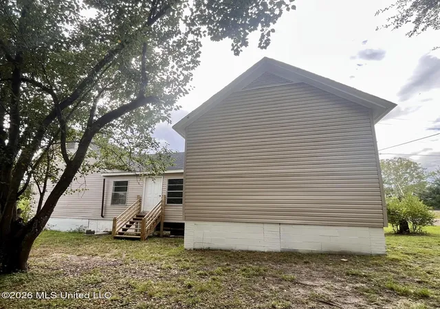 Photo 3 of Single family home for sale at 302 E Magnolia St, Poplarville, MS 39470 | MLS# 4161394 | Listing updated on 2026-09-08