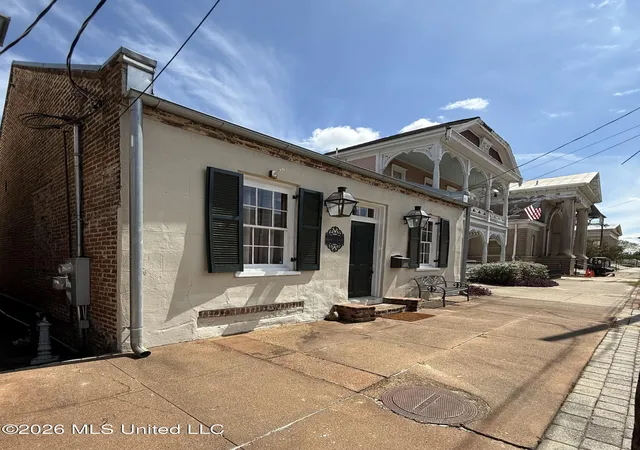 Photo 2 of Single family home for sale at 209 S Commerce St, Natchez, MS 39120 | MLS# 4161393 | Listing updated on 2026-09-04