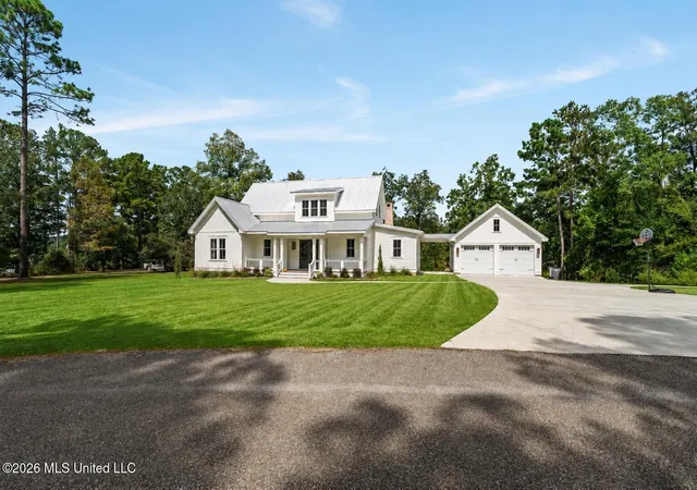 Photo 3 of Single family home for sale at 16 Bent Pebble Point, Lumberton, MS 39455 | MLS# 4161403 | Listing updated on 2026-09-04