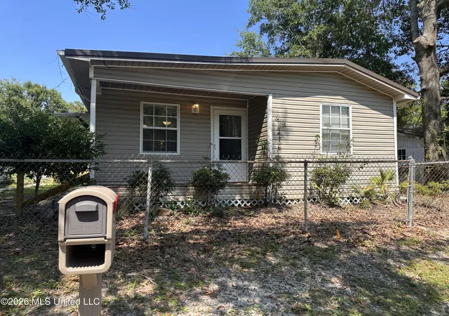 Photo 1 of Single family home for sale at 1206 Beach Ave, Gulfport, MS 39501 | MLS# 4161409 | Listing updated on 2026-09-03