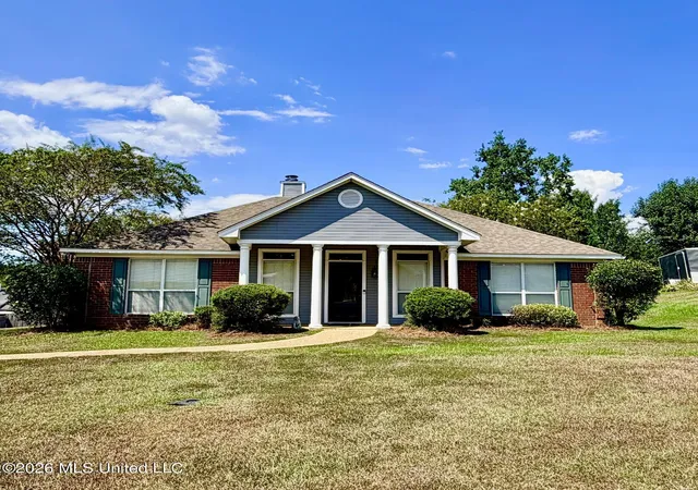 Photo 2 of Sale Pending at 1008 Stonehendge Dr, Brandon, MS 39042 | MLS# 4161414 | Listing updated on 2026-09-14