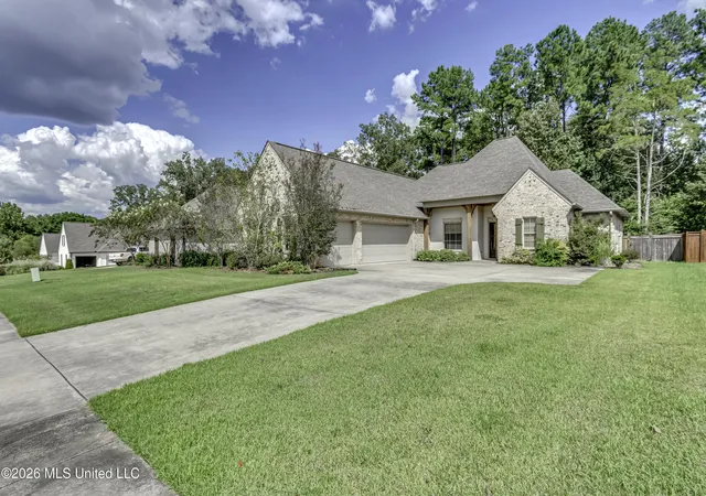 Photo 1 of Single family home for sale at 189 Stone Crk Dr, Gluckstadt, MS 39110 | MLS# 4161447 | Listing updated on 2026-09-04