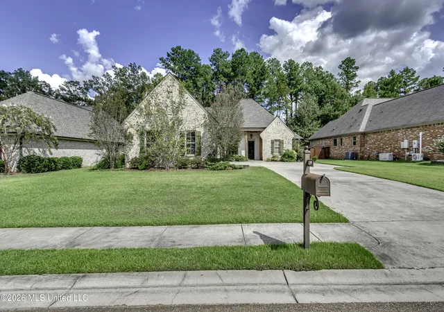 Photo 3 of Single family home for sale at 189 Stone Crk Dr, Gluckstadt, MS 39110 | MLS# 4161447 | Listing updated on 2026-09-04