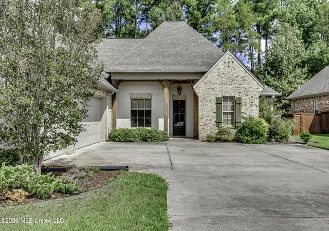 Photo 4 of Single family home for sale at 189 Stone Crk Dr, Gluckstadt, MS 39110 | MLS# 4161447 | Listing updated on 2026-09-04