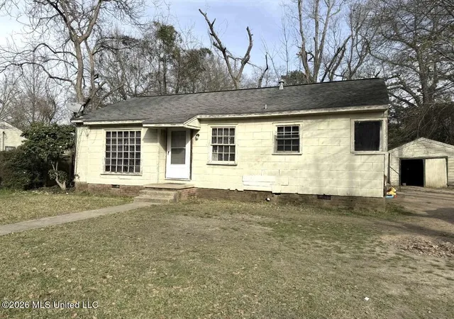 Photo 2 of Single family home for sale at 205 Albert St, Brookhaven, MS 39601 | MLS# 4161535 | Listing updated on 2026-09-04
