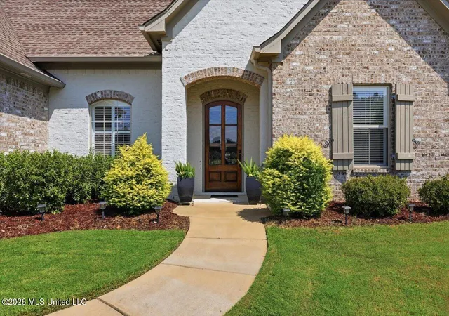 Photo 3 of Sale Pending at 120 Hampton Trl, Madison, MS 39110 | MLS# 4161666 | Listing updated on 2026-09-18