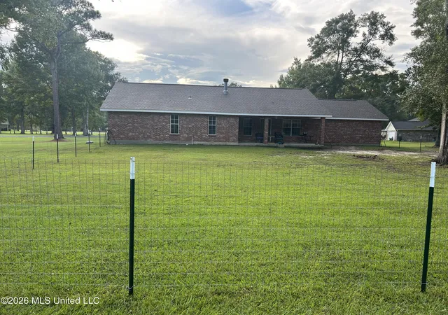 Photo 3 of Sale Pending at 34 Yellowbird Ln, Picayune, MS 39466 | MLS# 4161422 | Listing updated on 2026-09-04