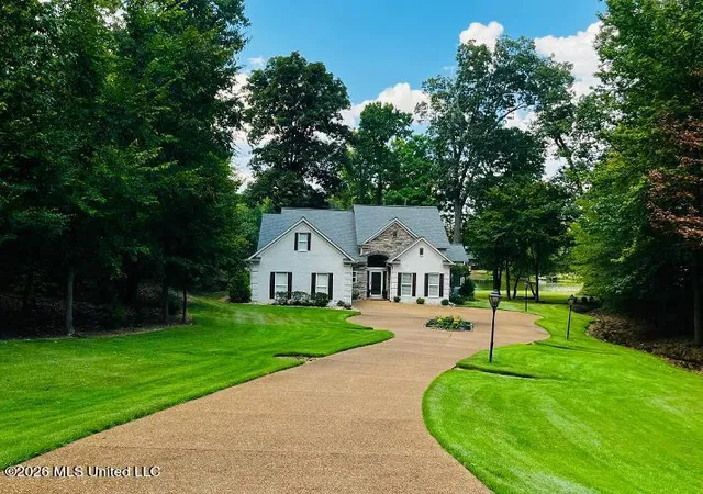 Photo 1 of Single family home for sale at 1720 Stonehedge Dr, Southaven, MS 38671 | MLS# 4161432 | Listing updated on 2026-09-07