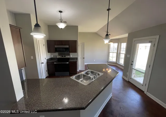 Photo 3 of Single family home for sale at 8821 Smith Ranch Dr, Southaven, MS 38671 | MLS# 4161542 | Listing updated on 2026-09-04