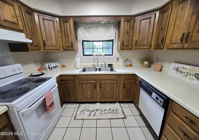 Photo 3 of Single family home for sale at 1413 Hide A Way Ln, Carriere, MS 39426 | MLS# 4161716 | Listing updated on 2026-09-07