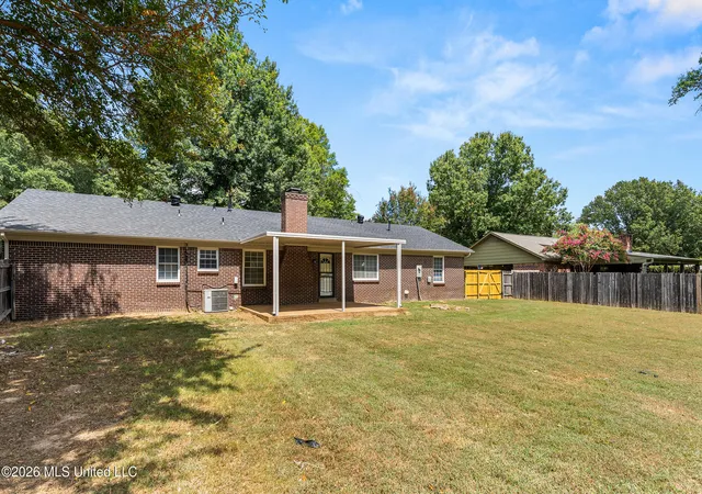Photo 4 of Single family home for sale at 3855 Hilltop Dr, Horn Lake, MS 38637 | MLS# 4161445 | Listing updated on 2026-09-04