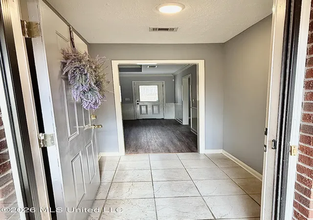 Photo 3 of Sale Pending at 420 Vista Ct, Richland, MS 39218 | MLS# 4161457 | Listing updated on 2026-10-18