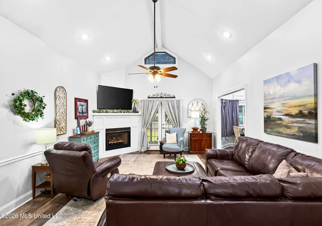 Photo 4 of Sale Pending at 207 Longleaf Dr, Petal, MS 39465 | MLS# 4161634 | Listing updated on 2026-09-07