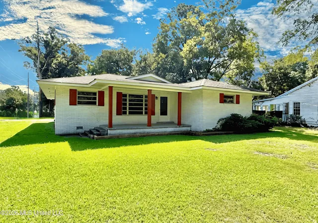 Photo 1 of Single family home for sale at 207 N Bennett St, Crystal Springs, MS 39059 | MLS# 4161699 | Listing updated on 2026-09-08