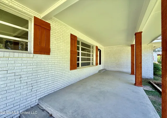 Photo 3 of Single family home for sale at 207 N Bennett St, Crystal Springs, MS 39059 | MLS# 4161699 | Listing updated on 2026-09-08