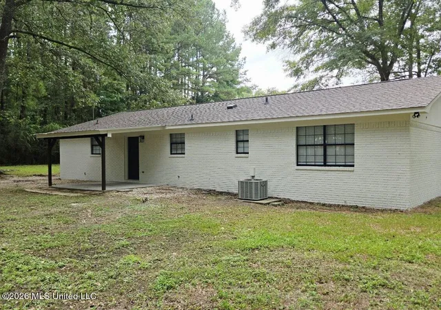 Photo 3 of Sale Pending at 104 N Old Hwy 15, Laurel, MS 39443 | MLS# 4161576 | Listing updated on 2026-09-15