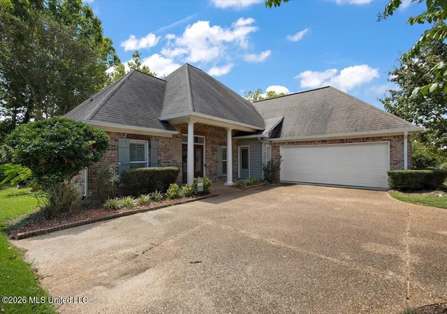 Photo 3 of Single family home for sale at 707 Highland Pl, Brandon, MS 39047 | MLS# 4161508 | Listing updated on 2026-09-21