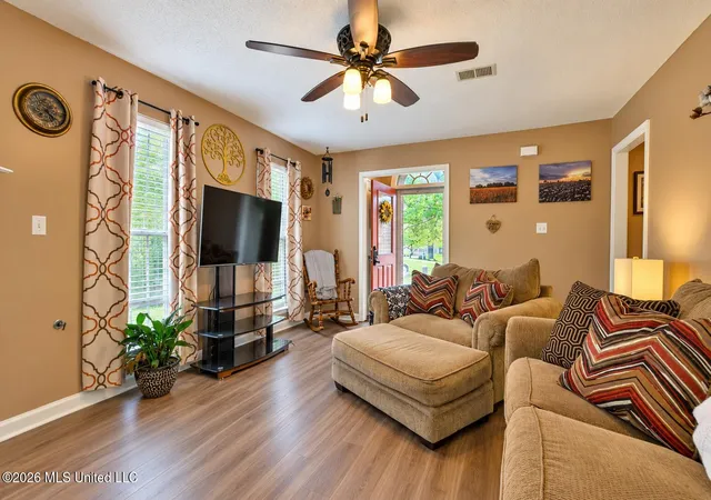 Photo 3 of Sale Pending at 5322 Kalian Cvs, Southaven, MS 38671 | MLS# 4161523 | Listing updated on 2026-09-10