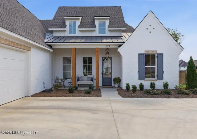 Photo 3 of Sale Pending at 824 Thornberry Ridge, Madison, MS 39110 | MLS# 4161520 | Listing updated on 2026-09-07
