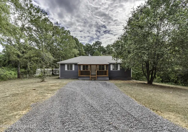 Photo 2 of Single family home for sale at 122 Hull Dr, Magee, MS 39111 | MLS# 4161561 | Listing updated on 2026-09-05