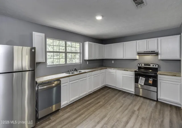 Photo 4 of Single family home for sale at 122 Hull Dr, Magee, MS 39111 | MLS# 4161561 | Listing updated on 2026-10-16