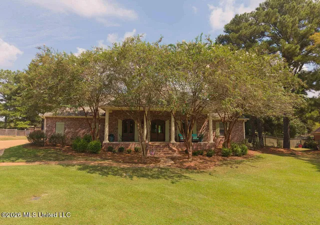 Photo 2 of Single family home for sale at 255 Forest Lake Dr, Madison, MS 39110 | MLS# 4162297 | Listing updated on 2026-09-13