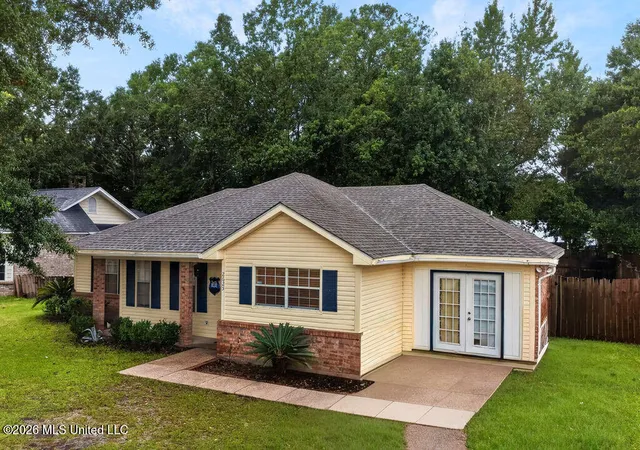Photo 4 of Single family home for sale at 2625 Beachview Dr, Ocean Springs, MS 39564 | MLS# 4161548 | Listing updated on 2026-09-11