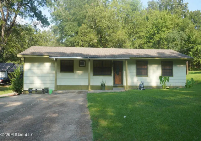 Single family home for sale at 118 Northview St, Utica, MS 39175 | MLS# 4161586