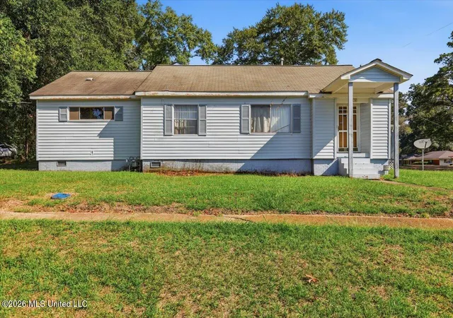 Photo 1 of Single family home for sale at 215 E Simpson, Mendenhall, MS 39114 | MLS# 4162082 | Listing updated on 2026-09-10