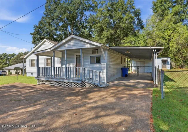 Photo 4 of Single family home for sale at 215 E Simpson, Mendenhall, MS 39114 | MLS# 4162082 | Listing updated on 2026-09-10