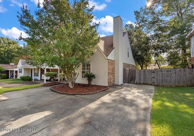 Photo 2 of Single family home for sale at 106 Keltingham Ct, Ridgeland, MS 39157 | MLS# 4161621 | Listing updated on 2026-09-10
