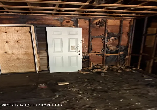 Photo 2 of Single family home for sale at 1946 Catalina Dr, Jackson, MS 39204 | MLS# 4161566 | Listing updated on 2026-09-05