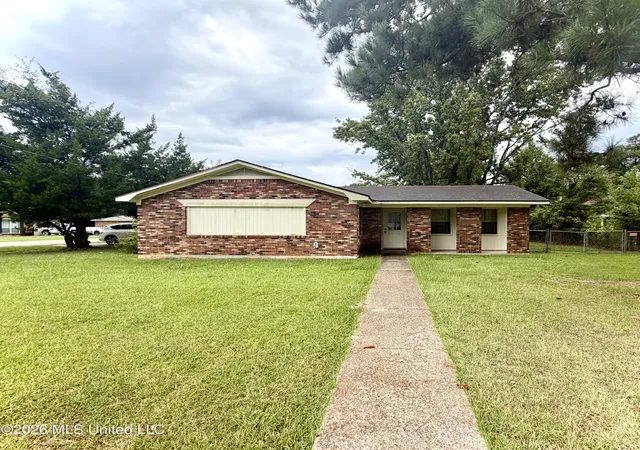 Photo 1 of Sale Pending at 33 Trailwood Cir, Petal, MS 39465 | MLS# 4161568 | Listing updated on 2026-09-14